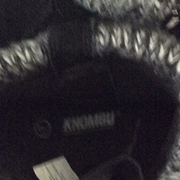 Size 7  Khombu "Laura" Black Ankle Booties - Suede Winter/Snow Boots - Picture 6 of 8